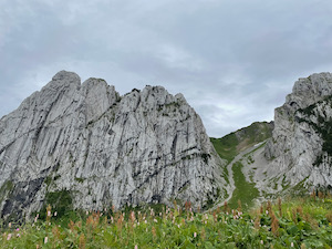 Route up the saddle between Schiberg (right) and Bockmattlistock (left)